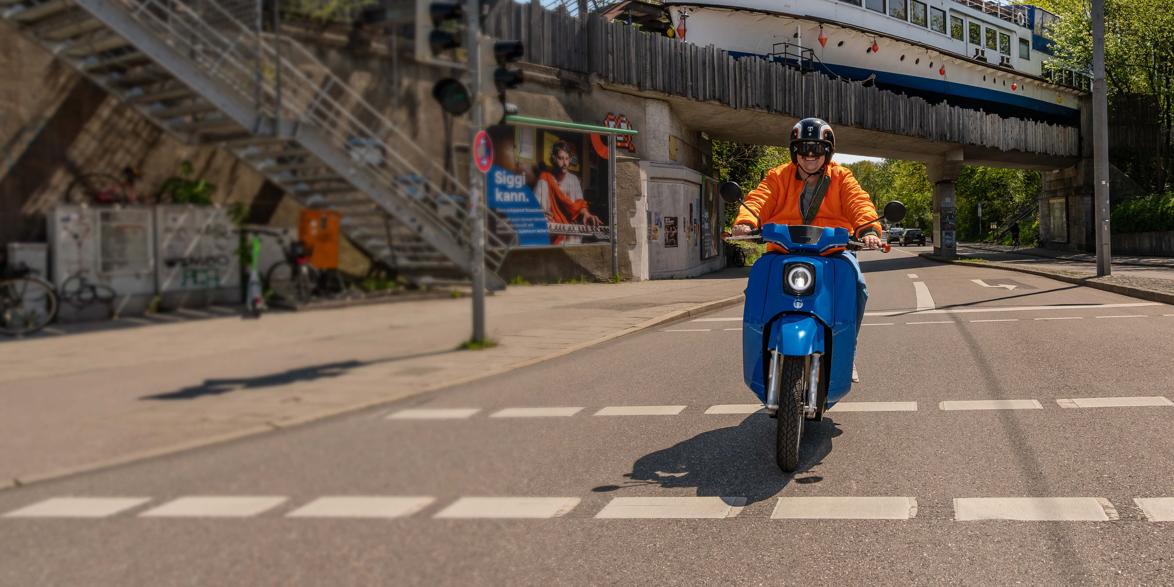 siggi_faehrt_roller_desktop